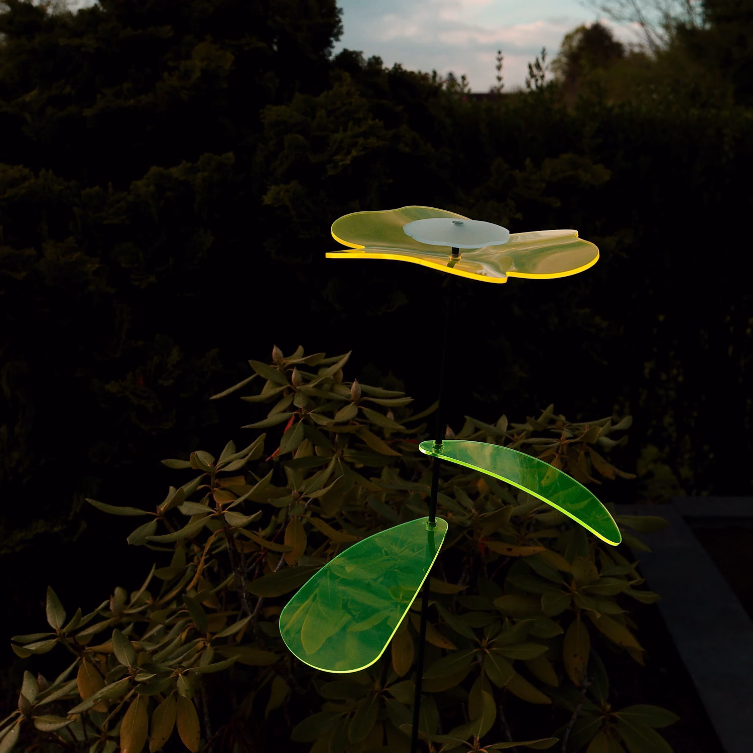 die leuchtende Blume 2 SunForm-Sonnenfänger SunForm-Sonnenfänger, Gartendeko, Gartenstecker, gelb Blume, Kleeblatt, 3-blättrig